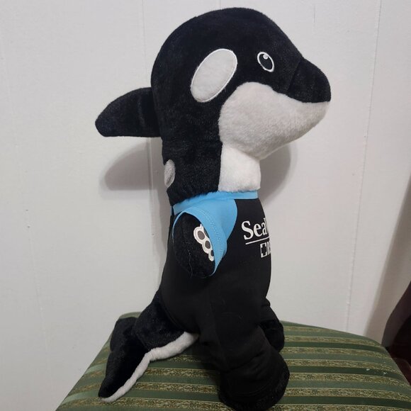 Build-a-Bear Sea World Exclusive Plush Orca BAB with Wetsuit - Picture 2 of 6